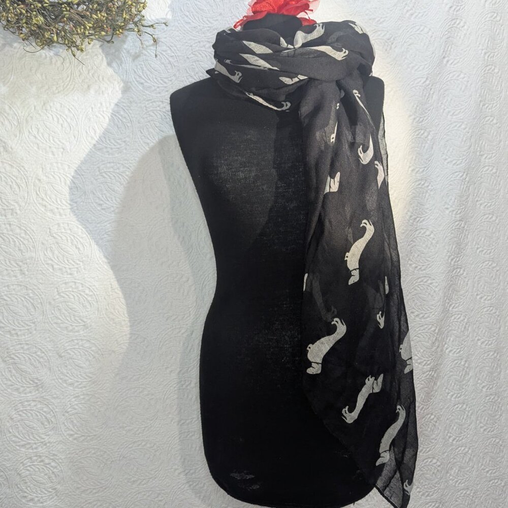 Two Scarfs / Wraps – Dog themed – Dachsund - Beagle - Picture 3 of 10